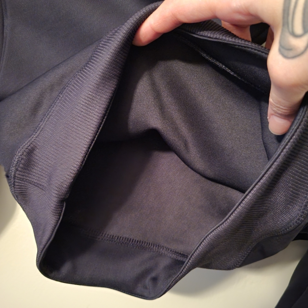 Adidas aeroready long sleeve cutout crop top, SMALL NWT - Picture 5 of 6